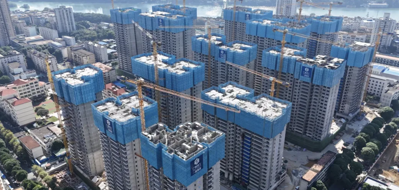 918博天堂大基建高质量建成一批重大城市更新项目，全力参与新一轮城中村改造工作